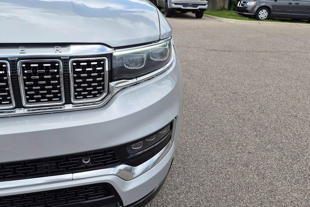 Thumbnail: 2022 Jeep Grand Wagoneer - 24