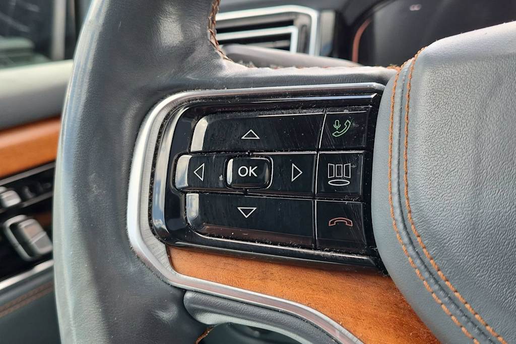 Thumbnail: 2022 Jeep Grand Wagoneer - 29
