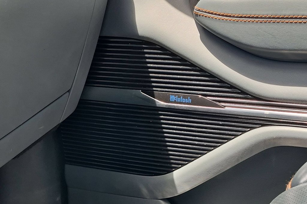 Thumbnail: 2022 Jeep Grand Wagoneer - 33