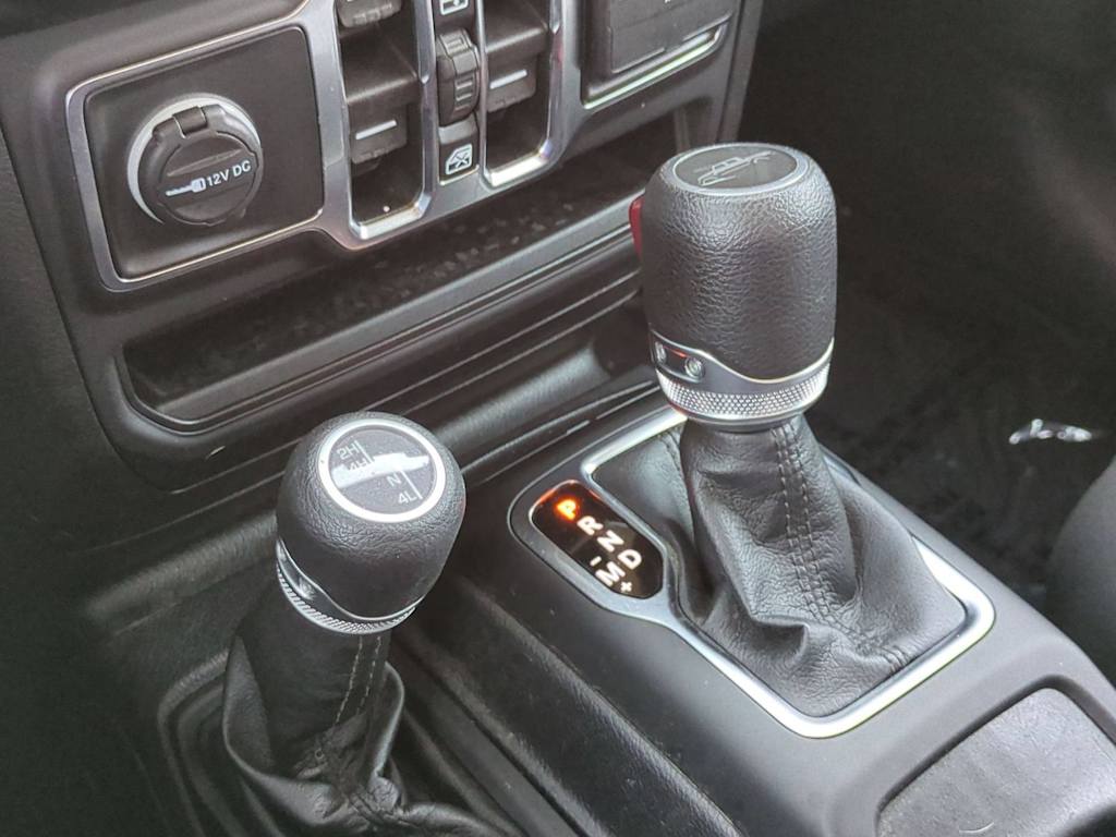 Thumbnail: 2021 Jeep Gladiator - 16