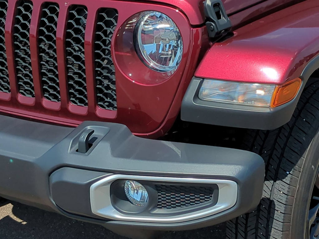 Thumbnail: 2021 Jeep Gladiator - 25