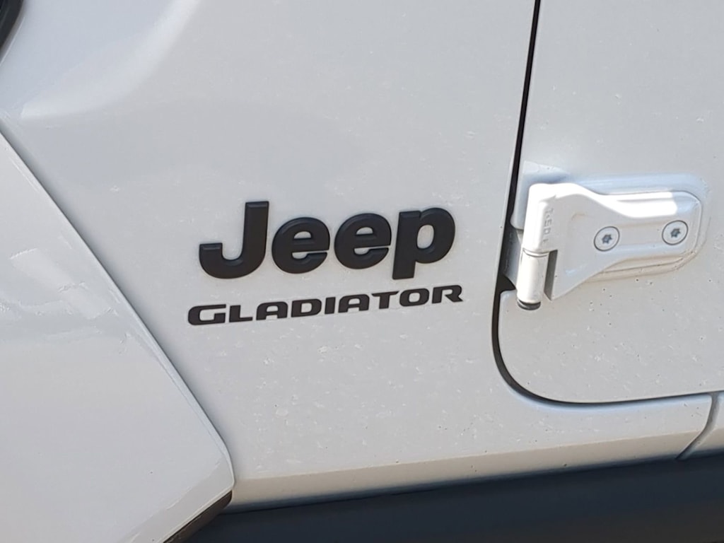 Thumbnail: 2021 Jeep Gladiator - 7