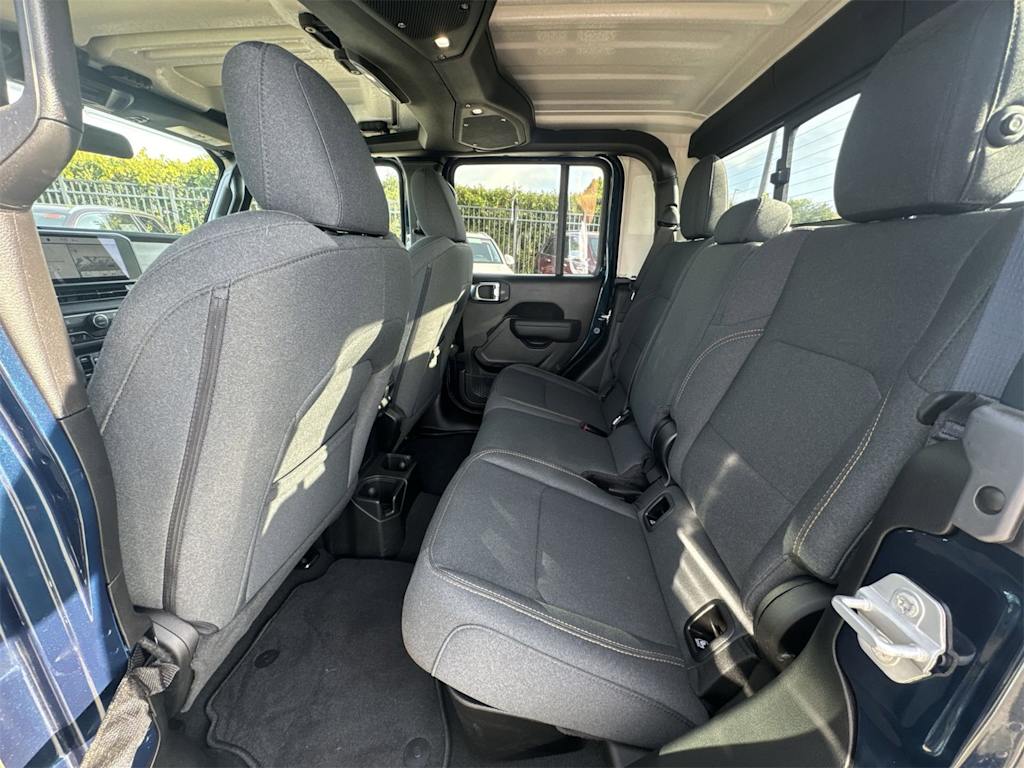 Thumbnail: 2025 Jeep Gladiator - 27