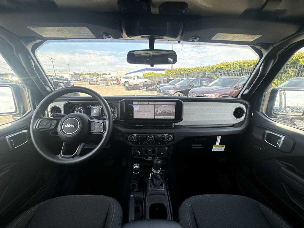 Thumbnail: 2025 Jeep Gladiator - 10