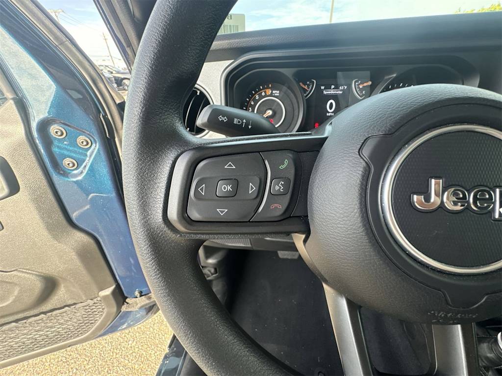 Thumbnail: 2025 Jeep Gladiator - 29