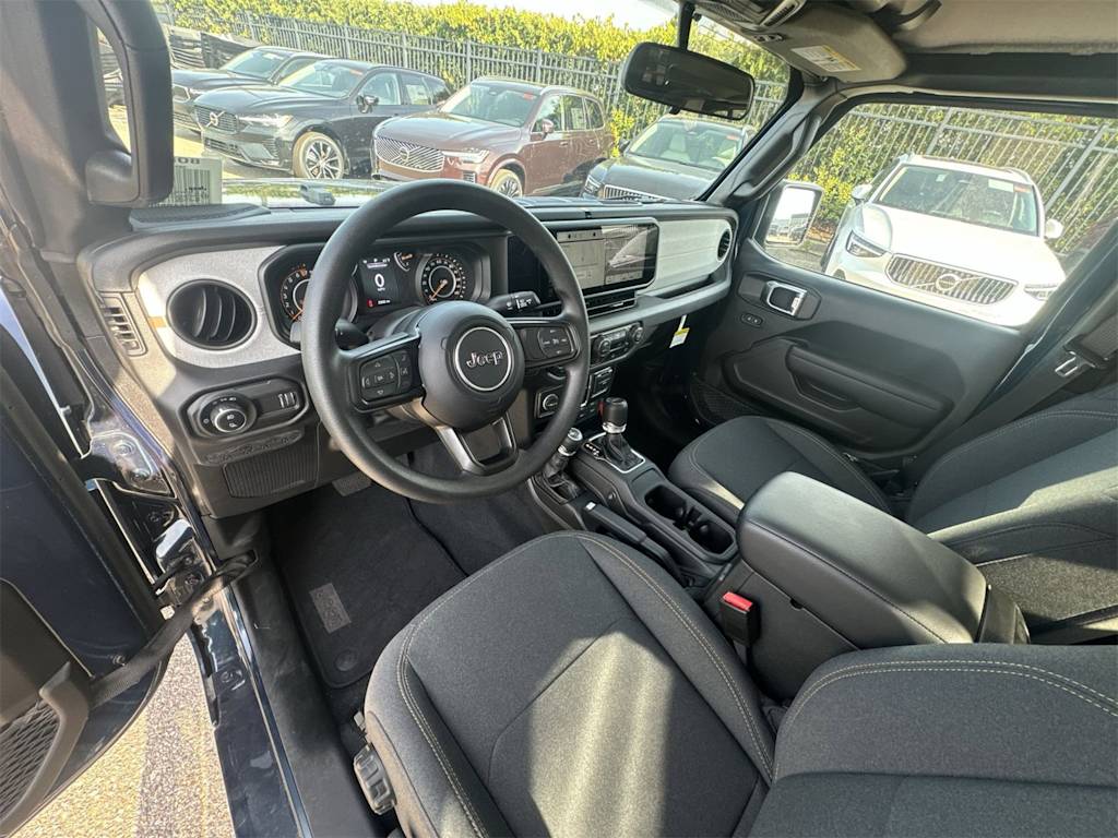 Thumbnail: 2025 Jeep Gladiator - 2