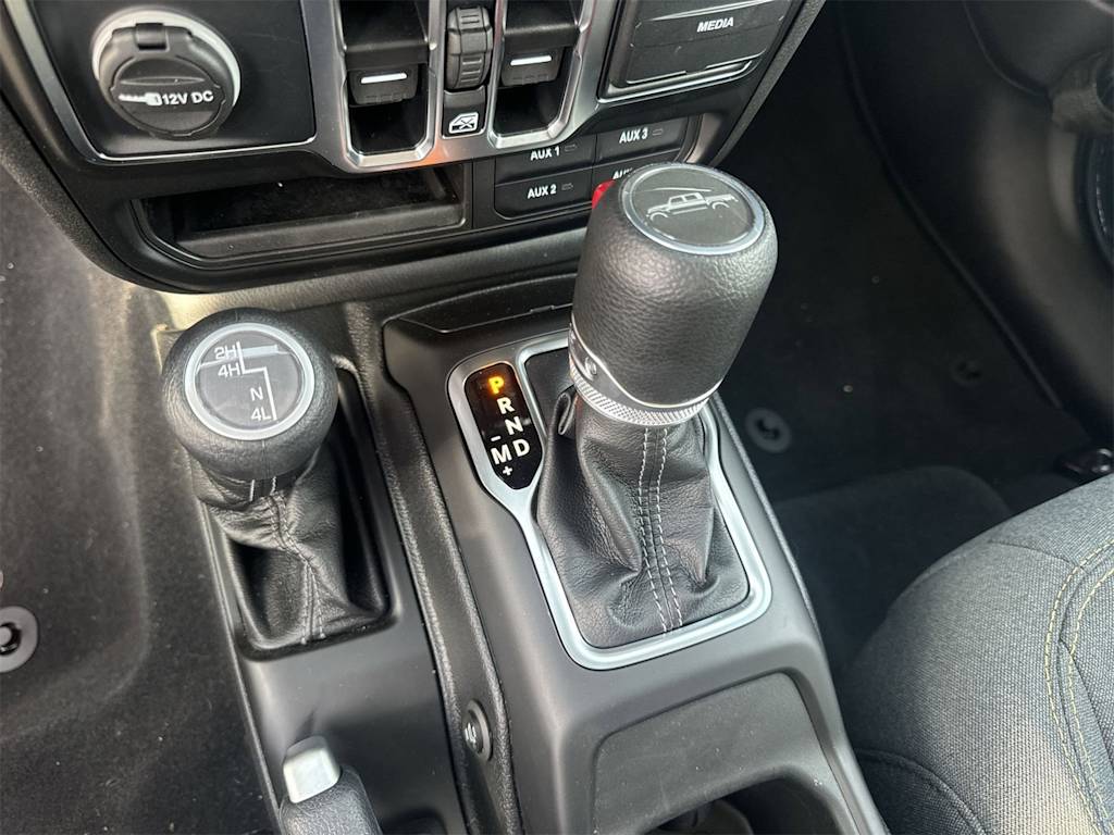 Thumbnail: 2025 Jeep Gladiator - 16