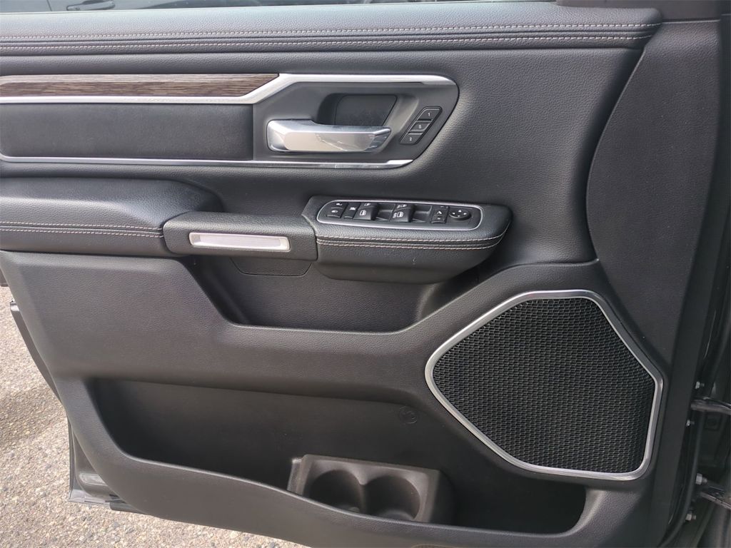 Thumbnail: 2020 RAM 1500 - 32