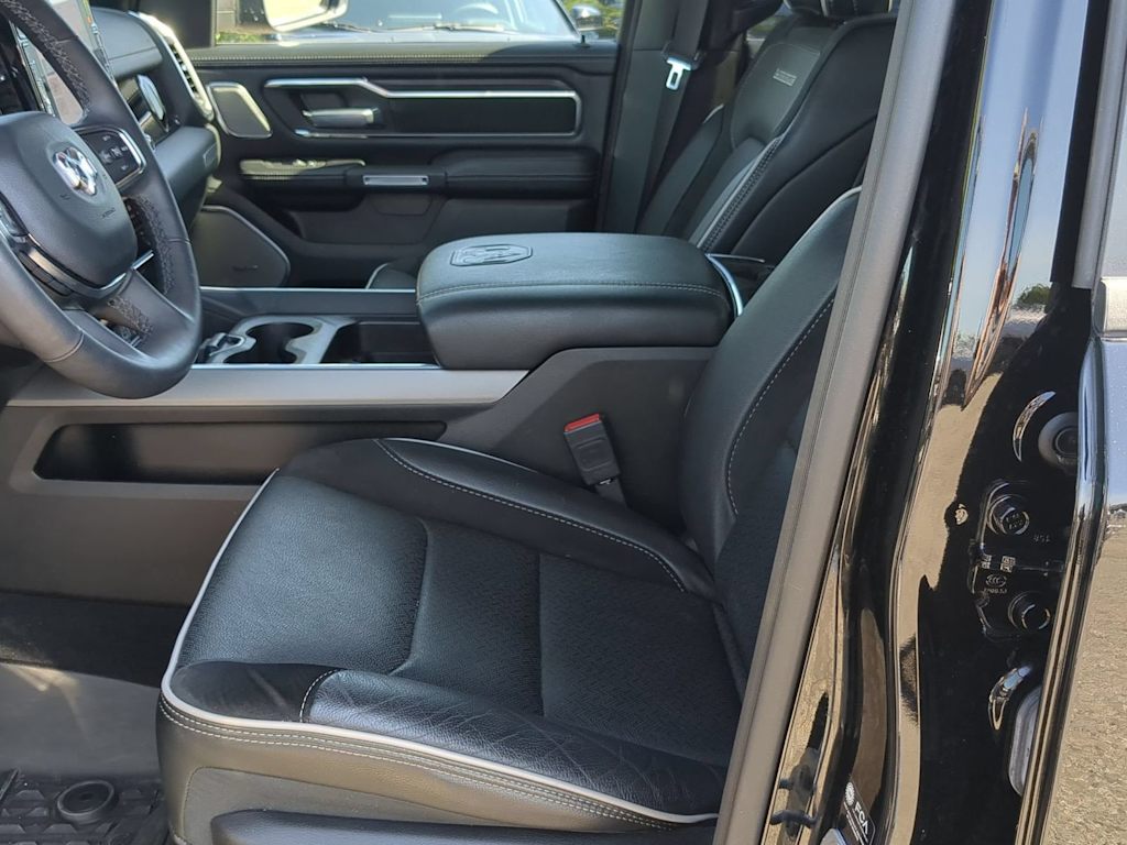 Thumbnail: 2025 RAM 1500 - 9