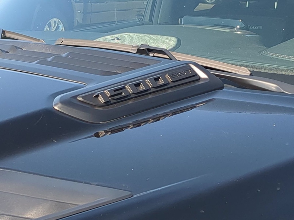 Thumbnail: 2025 RAM 1500 - 24