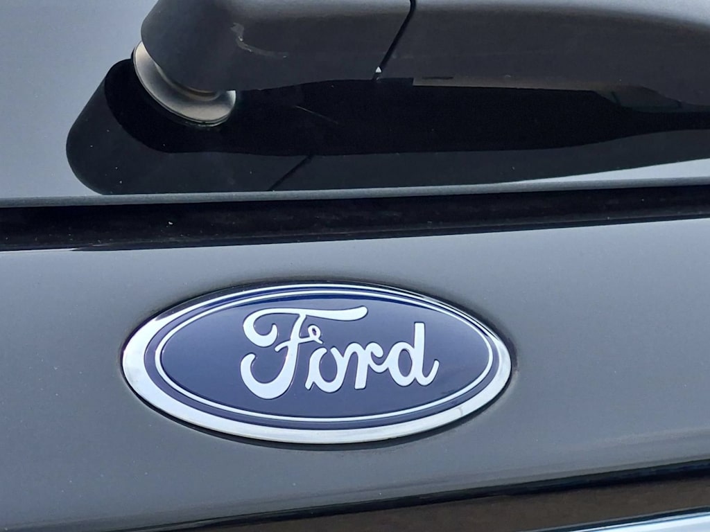 Thumbnail: 2022 Ford Explorer - 7