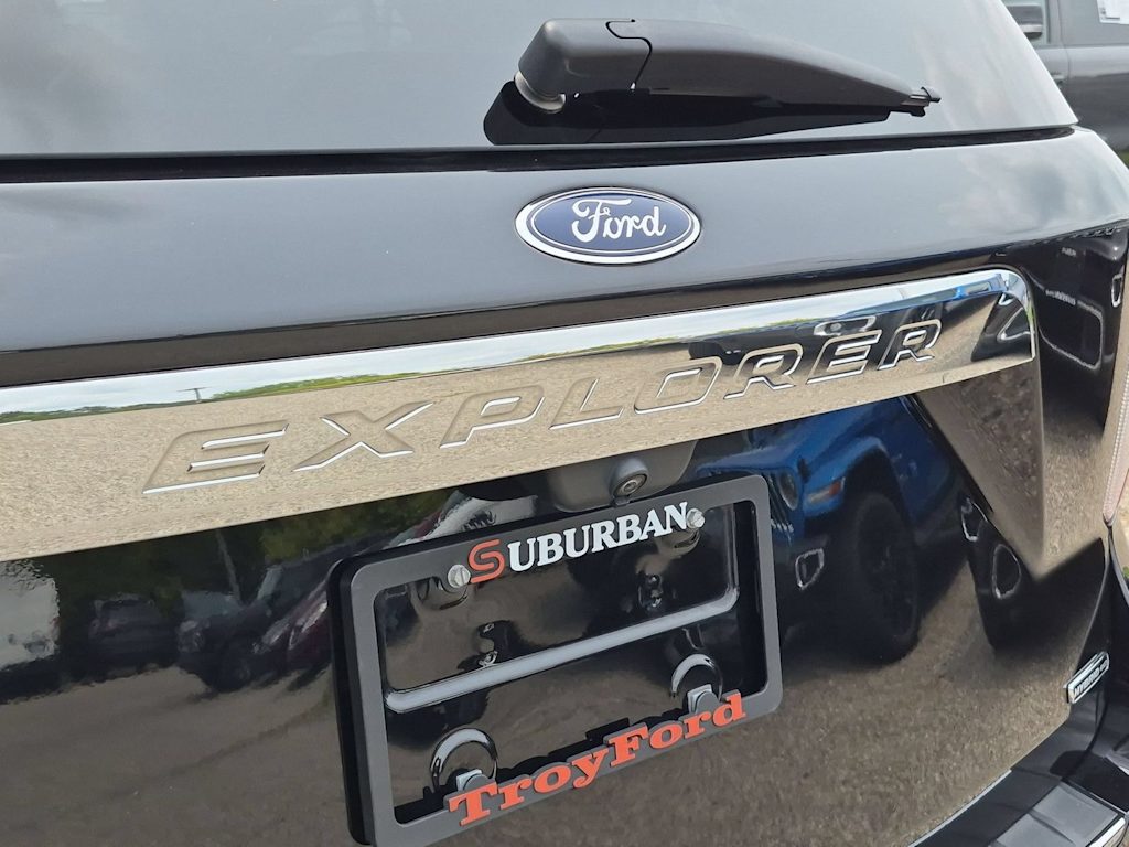 Thumbnail: 2022 Ford Explorer - 26