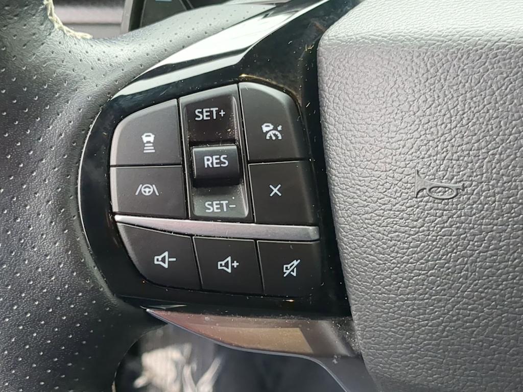 Thumbnail: 2022 Ford Explorer - 27