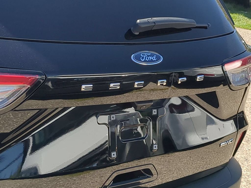 Thumbnail: 2022 Ford Escape - 9
