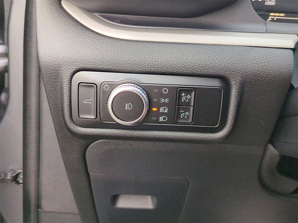 Thumbnail: 2023 Ford Explorer - 32