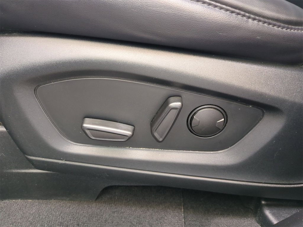 Thumbnail: 2023 Ford Explorer - 25