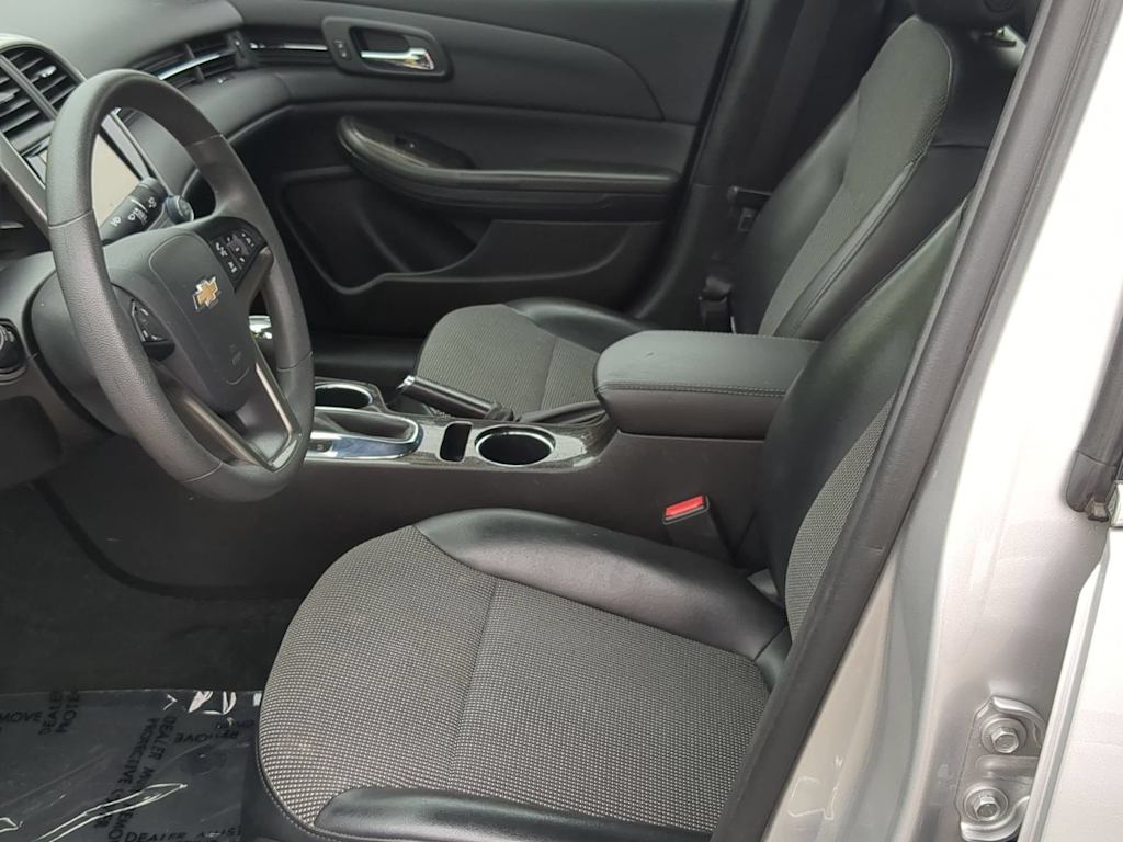 Thumbnail: 2016 Chevrolet Malibu - 10