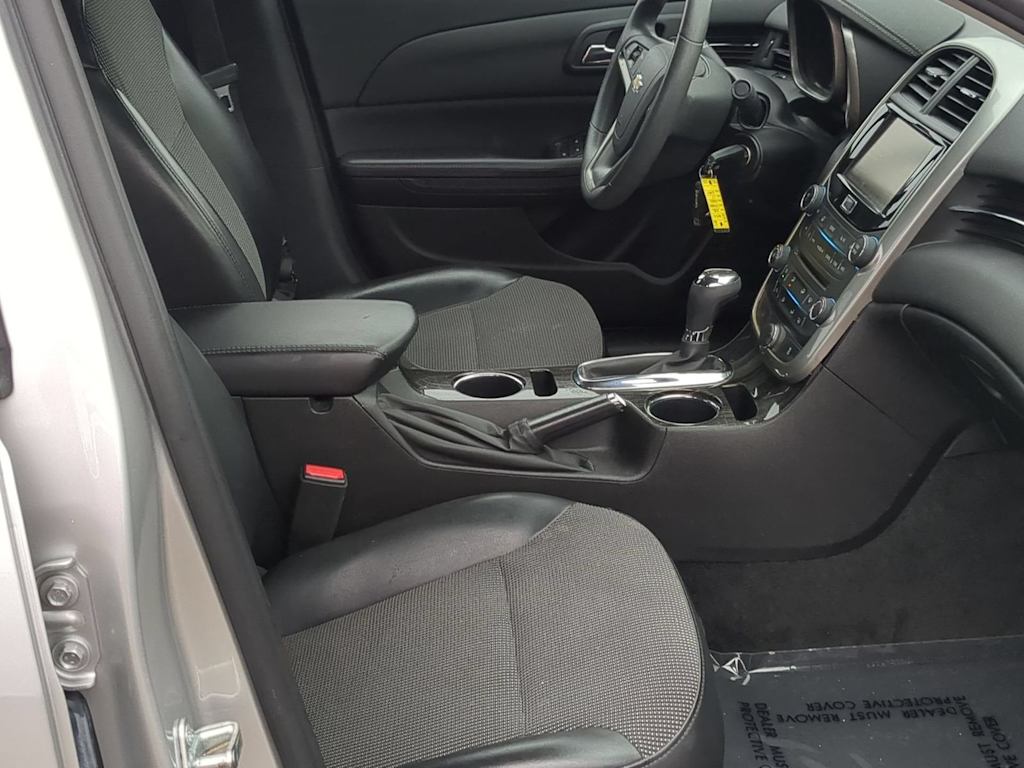Thumbnail: 2016 Chevrolet Malibu - 11