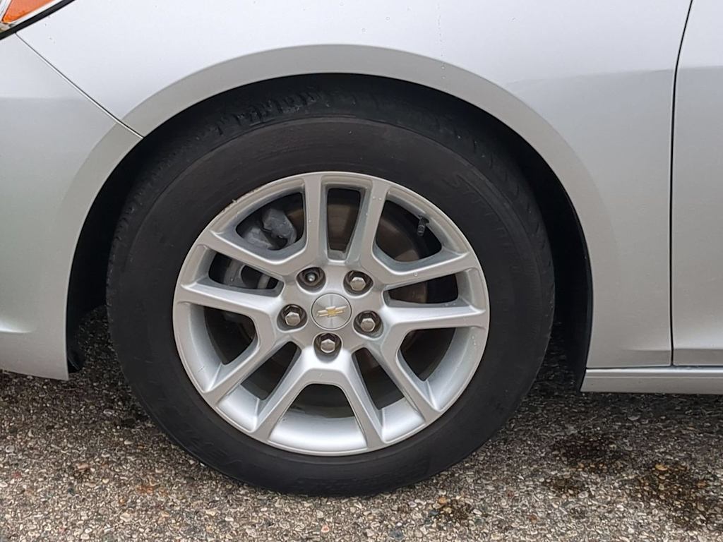 Thumbnail: 2016 Chevrolet Malibu - 8