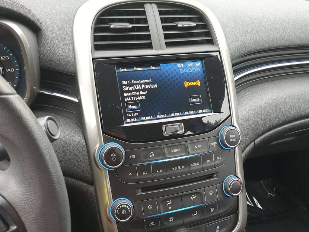 Thumbnail: 2016 Chevrolet Malibu - 14