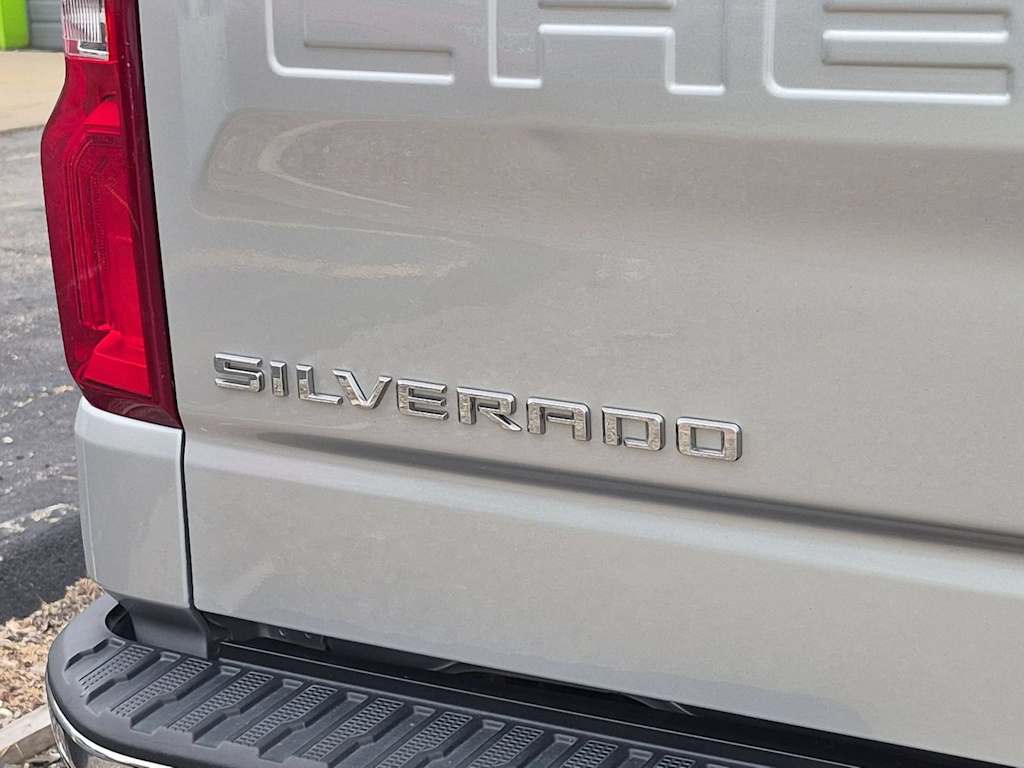 Thumbnail: 2020 Chevrolet Silverado 1500 - 26