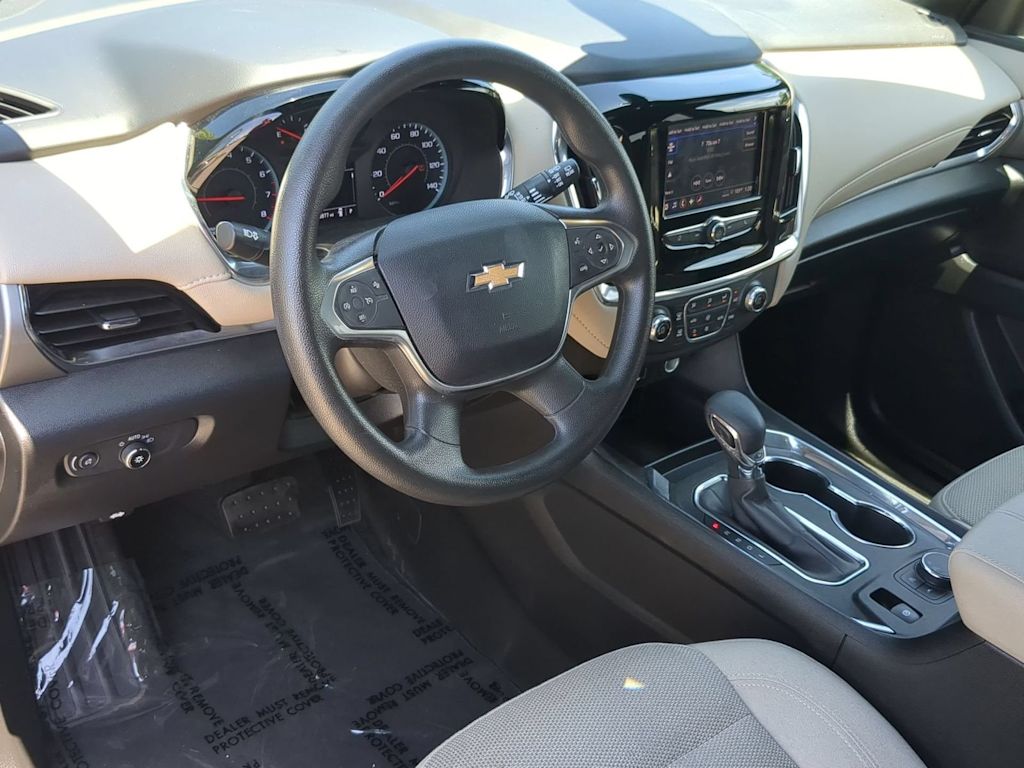 Thumbnail: 2023 Chevrolet Traverse - 2