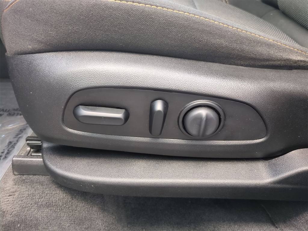 Thumbnail: 2020 Chevrolet Traverse - 25