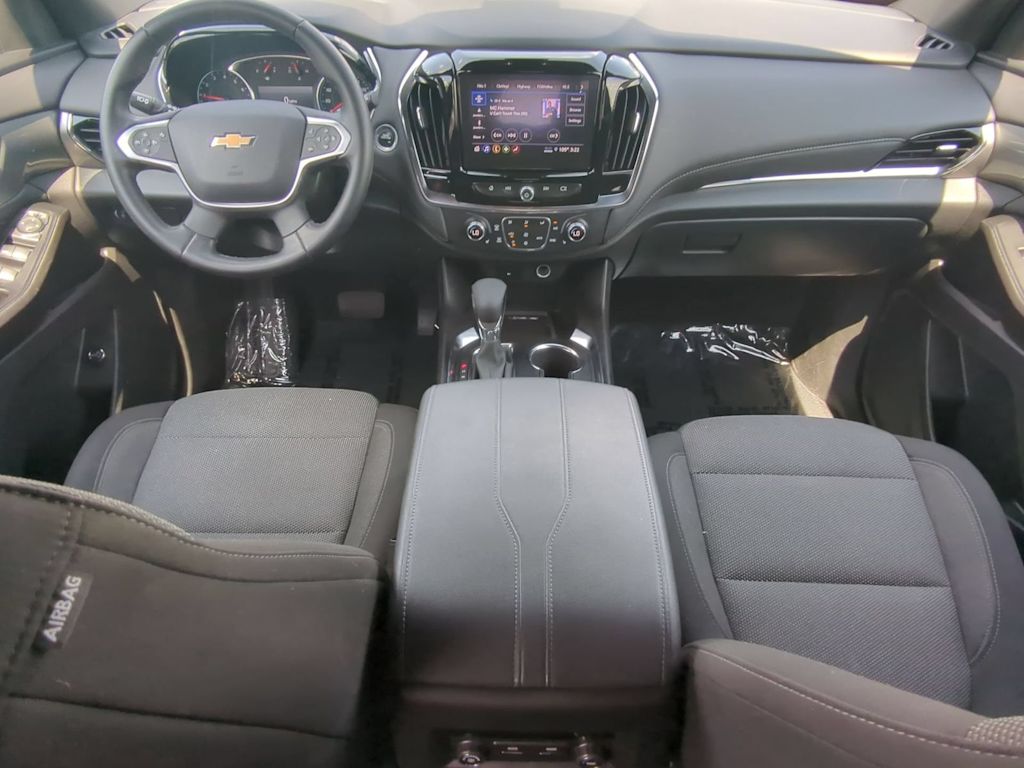 Thumbnail: 2023 Chevrolet Traverse - 9