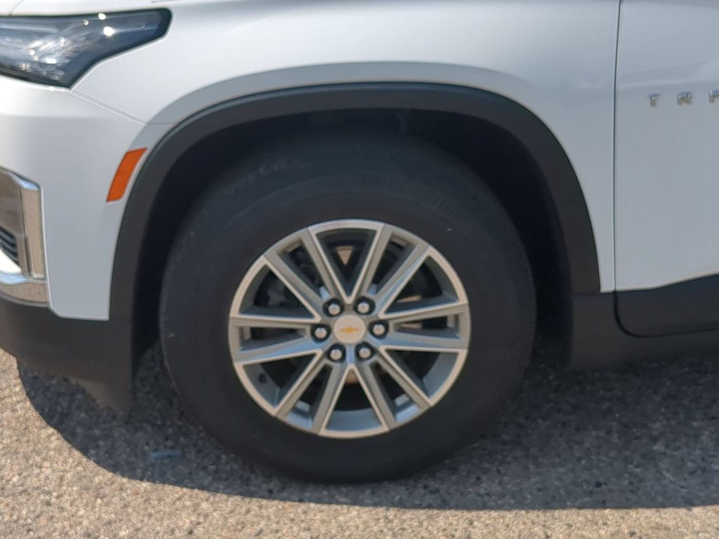 Thumbnail: 2023 Chevrolet Traverse - 8