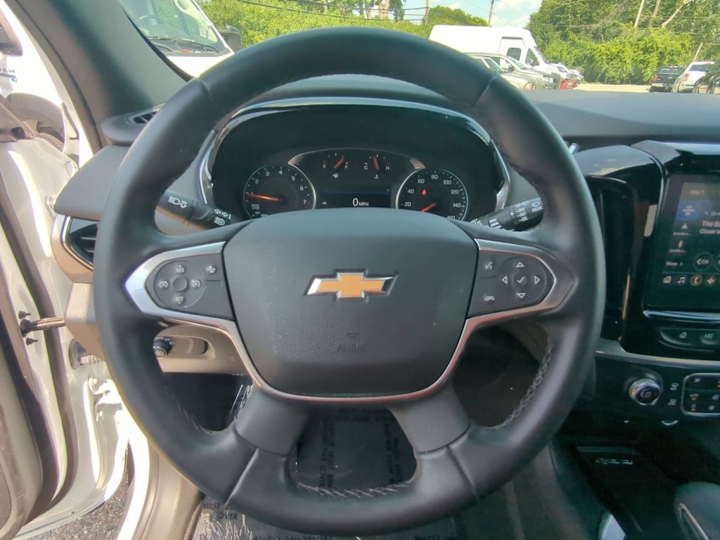 Thumbnail: 2023 Chevrolet Traverse - 13
