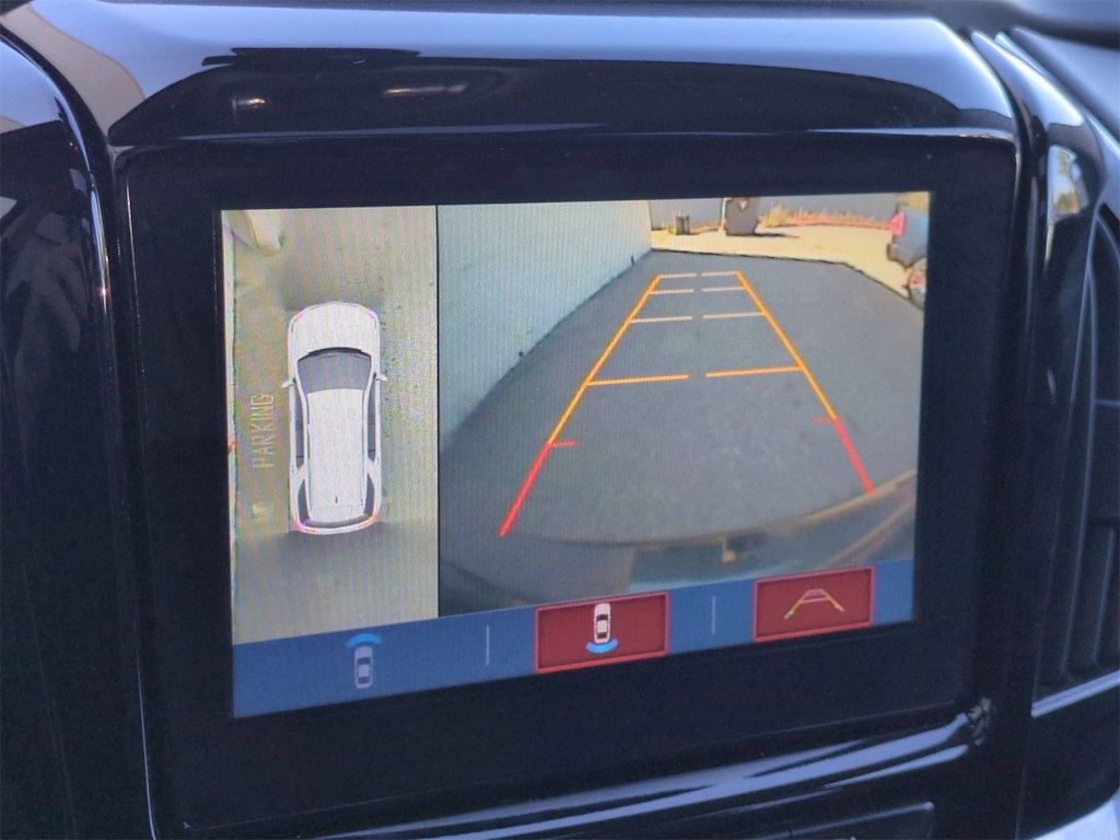 Thumbnail: 2019 Chevrolet Traverse - 33