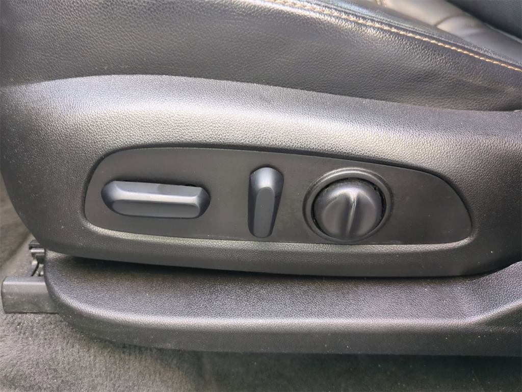 Thumbnail: 2019 Chevrolet Traverse - 25