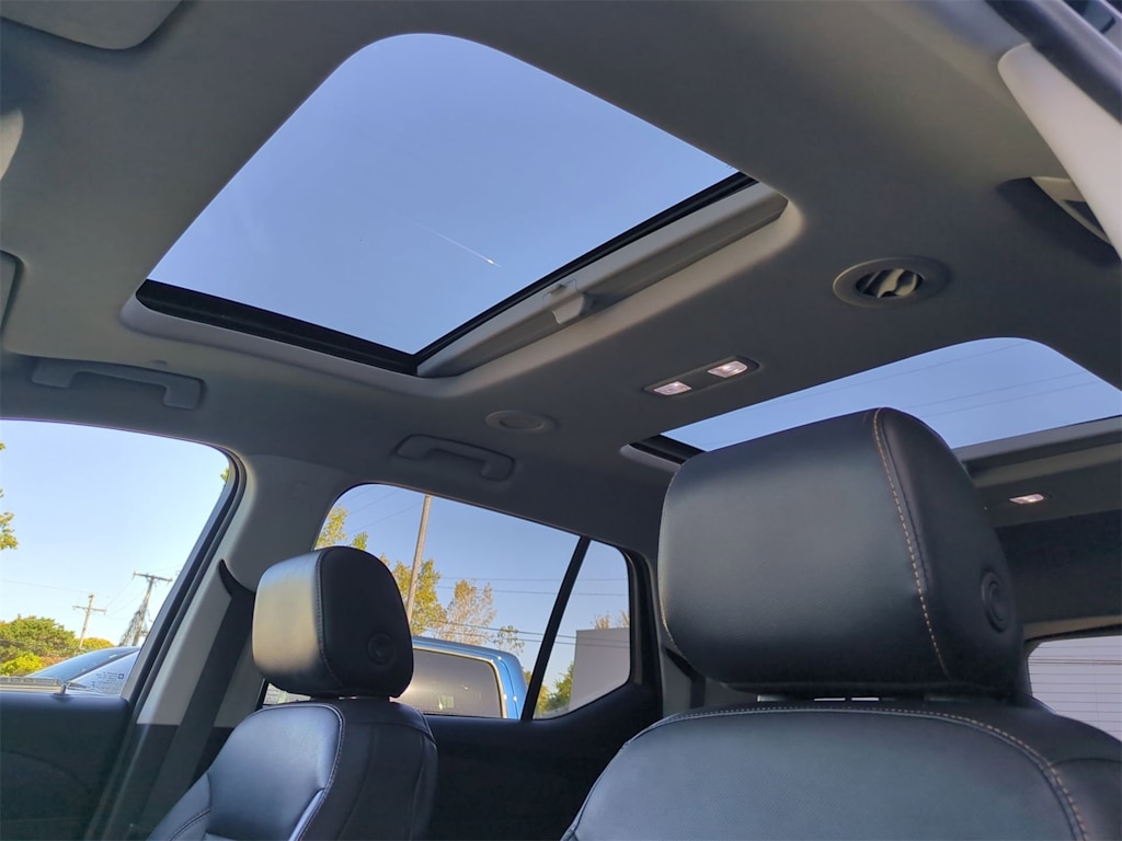 Thumbnail: 2019 Chevrolet Traverse - 26