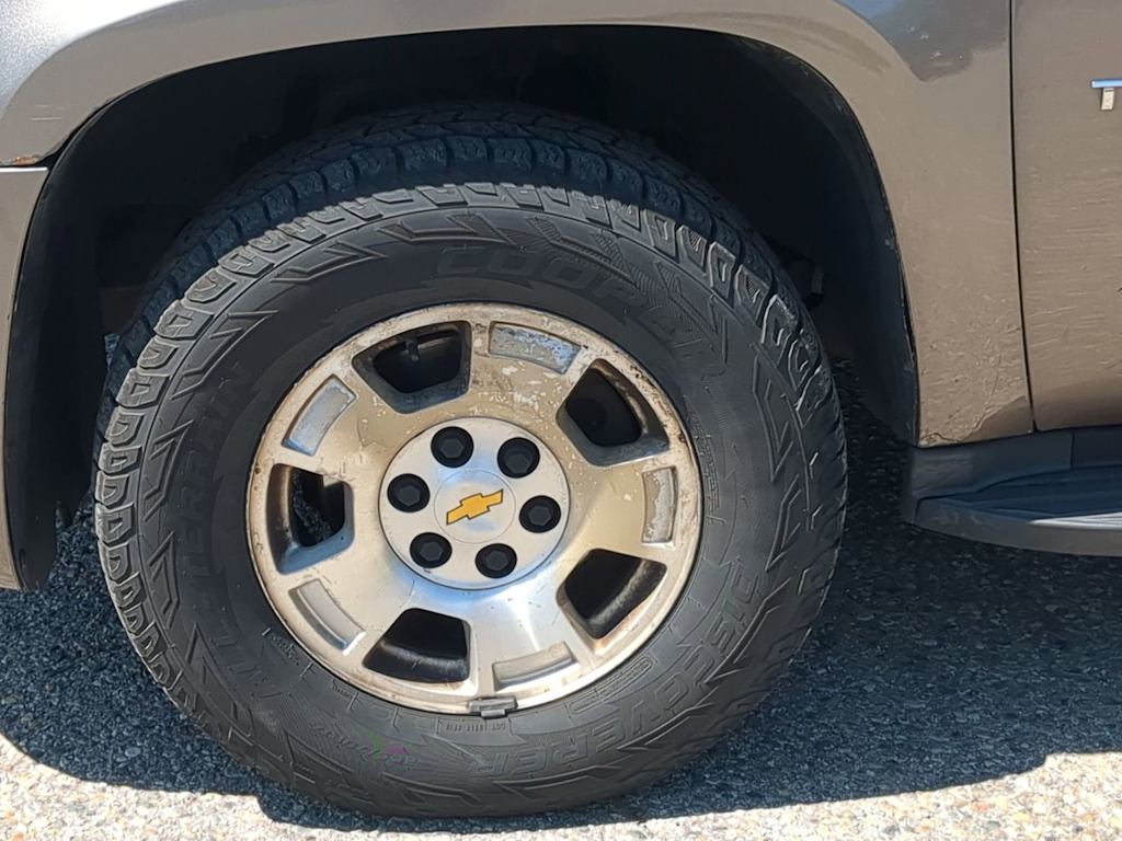 Thumbnail: 2013 Chevrolet Tahoe - 8