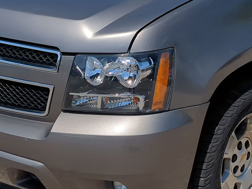 Thumbnail: 2013 Chevrolet Tahoe - 23