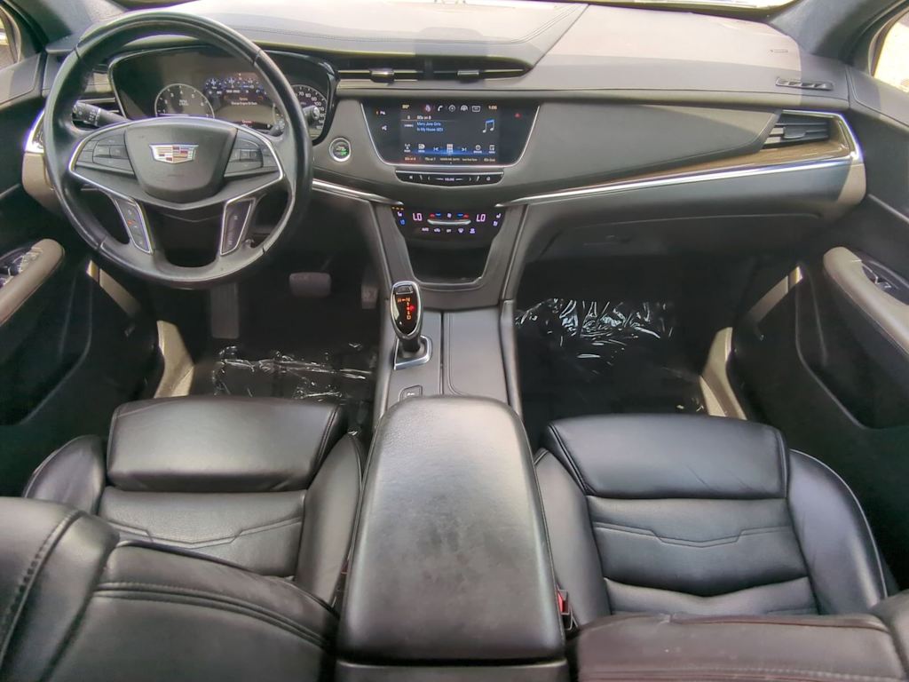 Thumbnail: 2017 Cadillac XT5 - 8