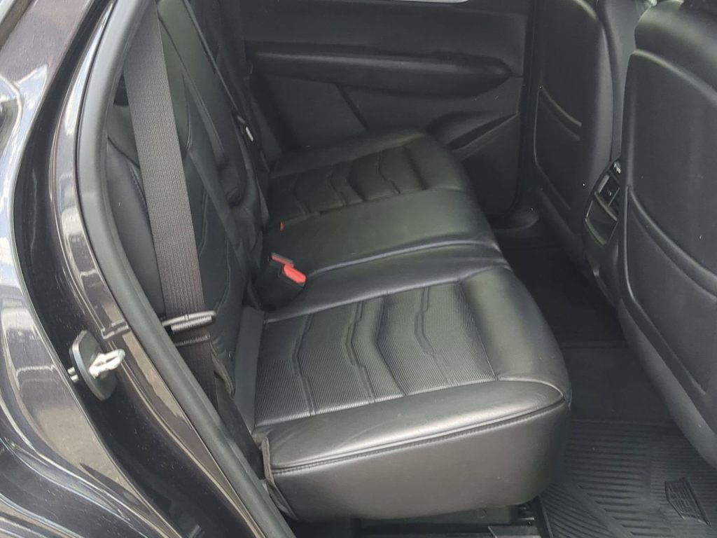 Thumbnail: 2017 Cadillac XT5 - 28