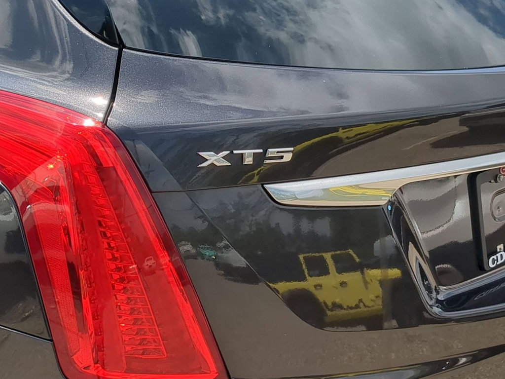 Thumbnail: 2017 Cadillac XT5 - 25