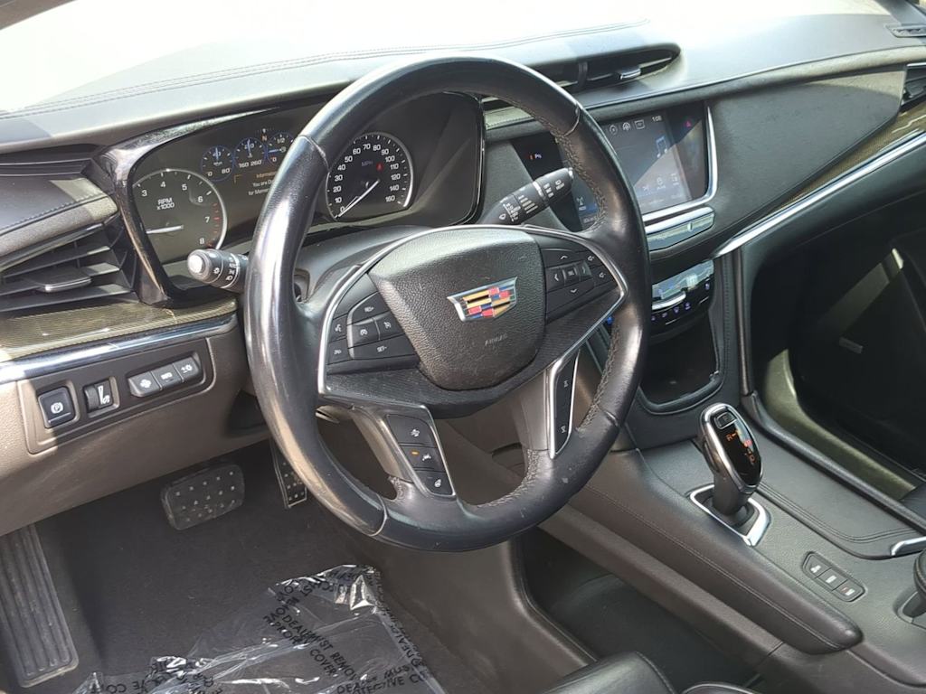 Thumbnail: 2017 Cadillac XT5 - 2
