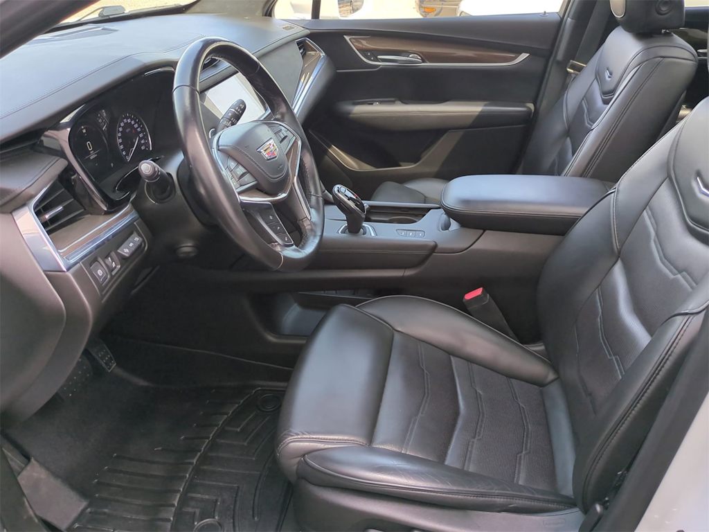 Thumbnail: 2018 Cadillac XT5 - 10