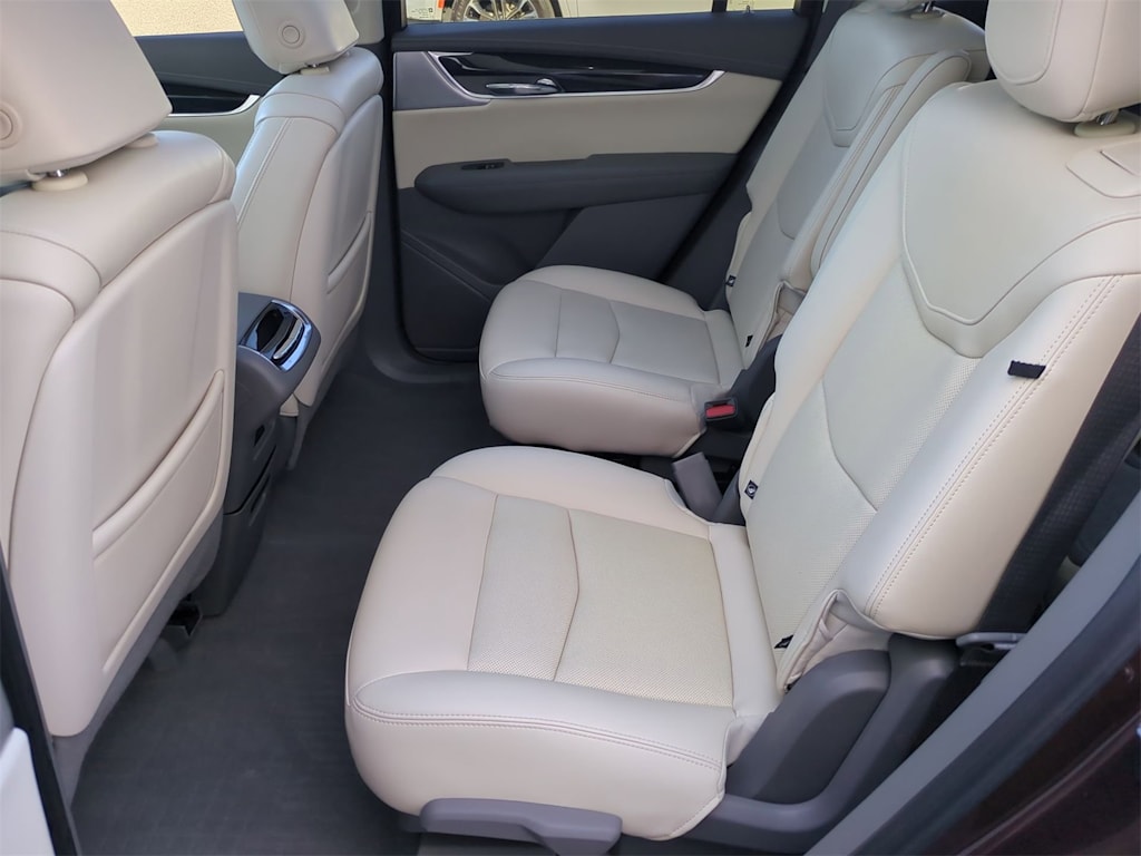 Thumbnail: 2022 Cadillac XT6 - 29