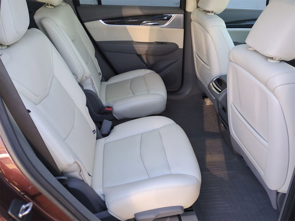 Thumbnail: 2022 Cadillac XT6 - 30