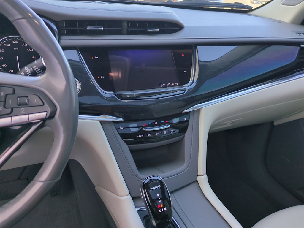 Thumbnail: 2022 Cadillac XT6 - 14