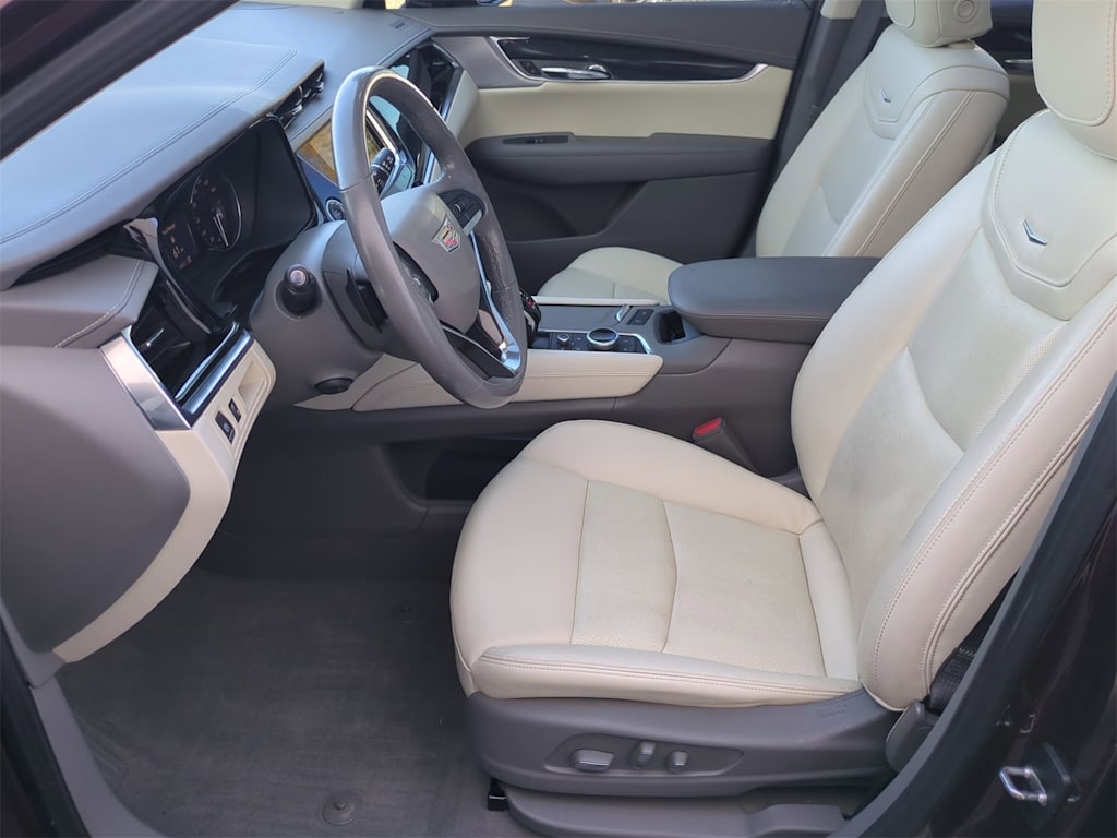 Thumbnail: 2022 Cadillac XT6 - 10