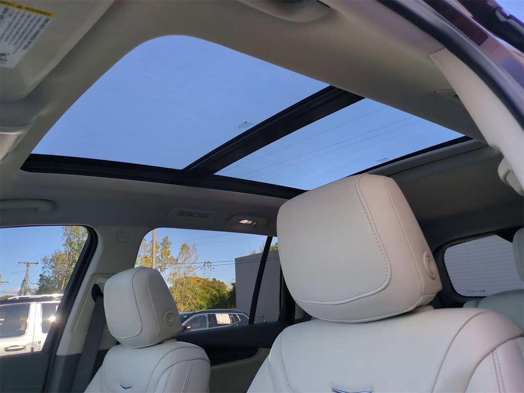 Thumbnail: 2022 Cadillac XT6 - 28