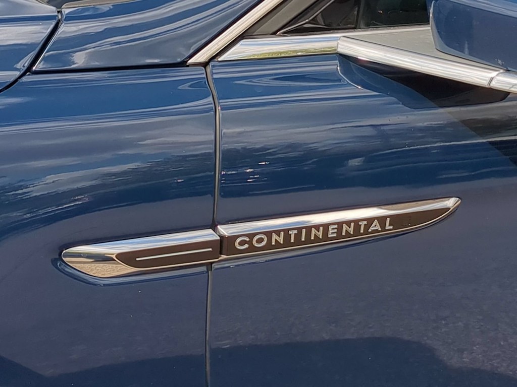 Thumbnail: 2017 Lincoln Continental - 6