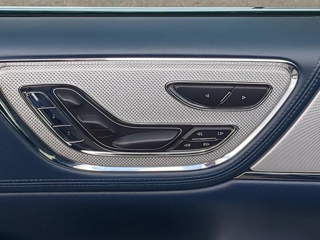 Thumbnail: 2017 Lincoln Continental - 25