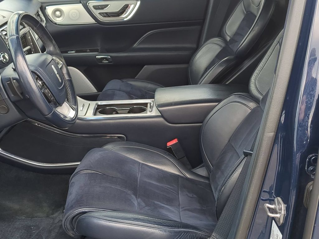 Thumbnail: 2017 Lincoln Continental - 9