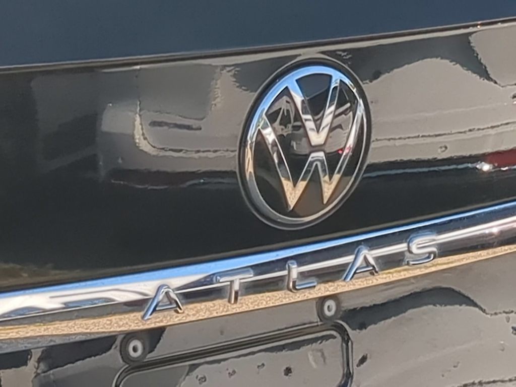 Thumbnail: 2021 Volkswagen Atlas - 15