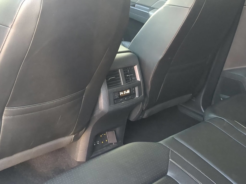 Thumbnail: 2021 Volkswagen Atlas - 17